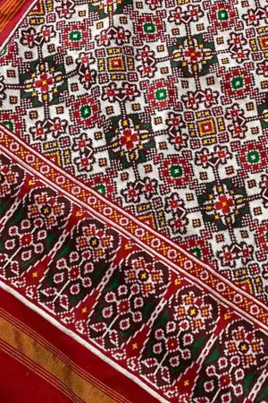 Off White Handloom Double Ikat Patan Patola Pure Silk Dupatta