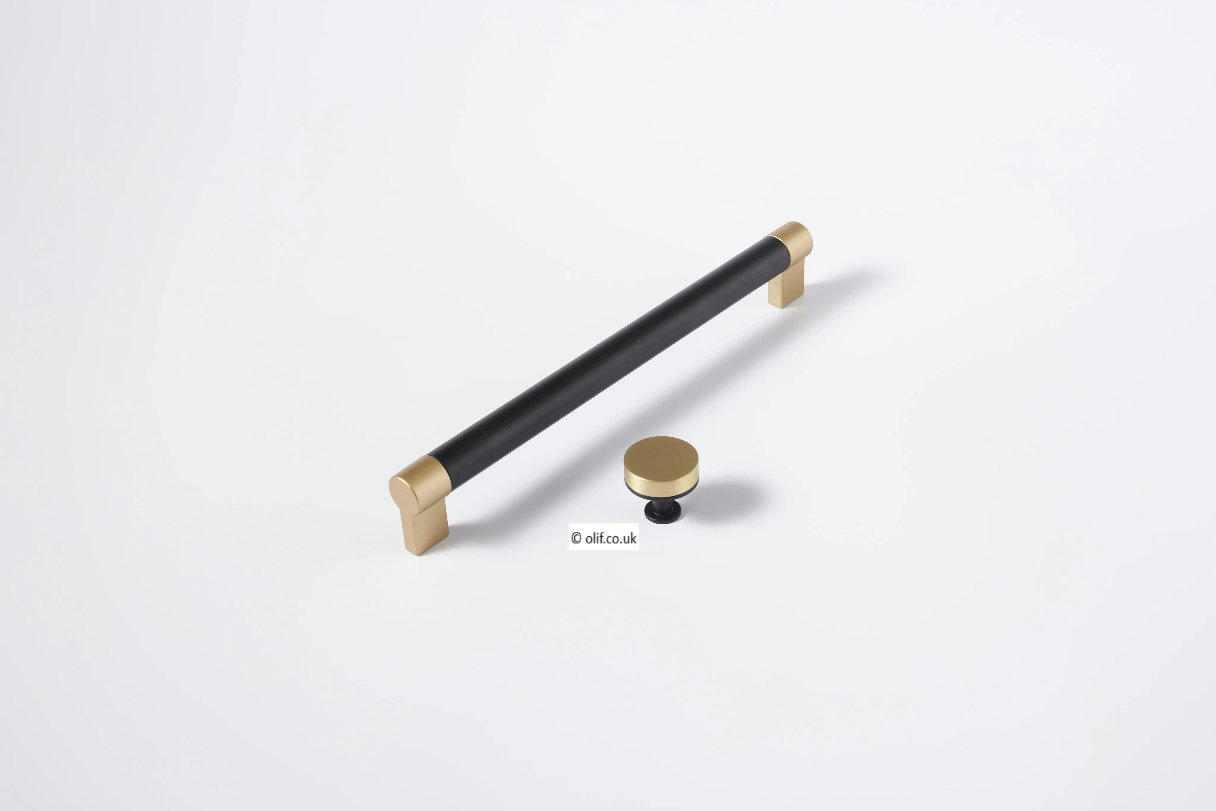 Olif Cabinet D Handle Mix & Match, Matte Black/Gold