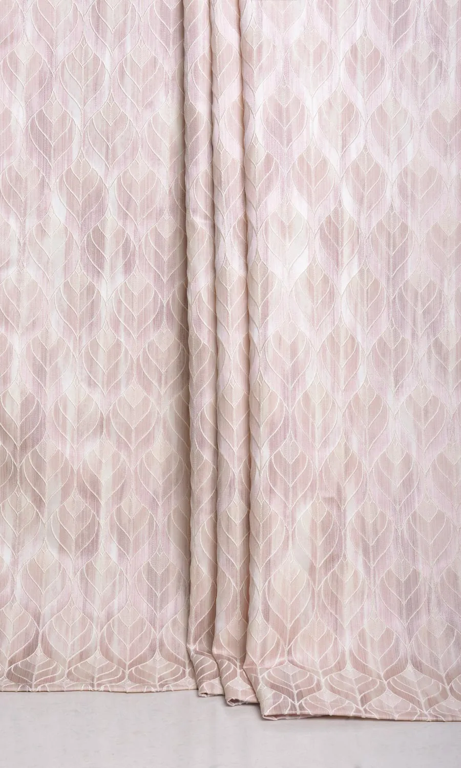'Seashell Water' Petal Patterned Roman Blinds (Pale Pink)