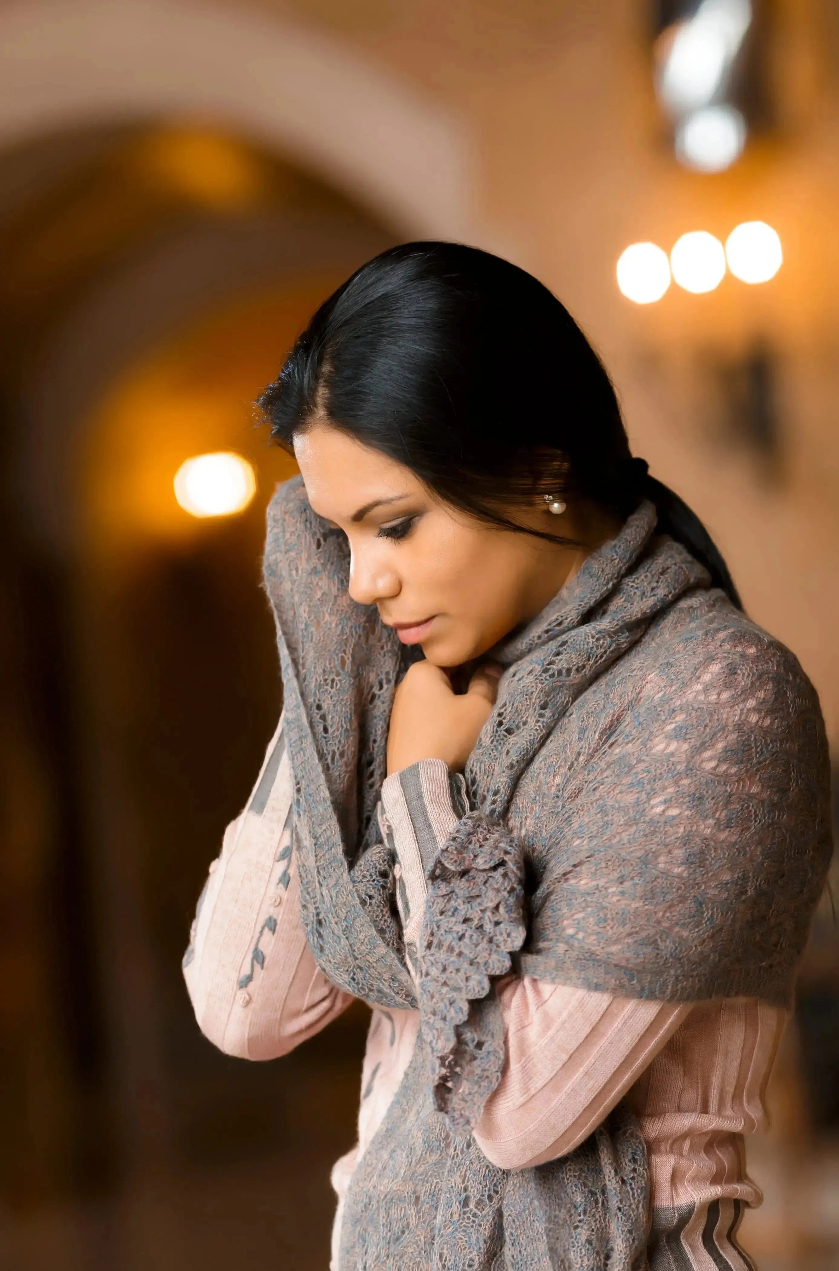 Yuri Woman Shawl Qiviuk
